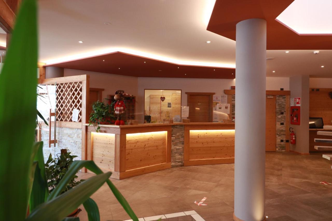 Alpen Garten Hotel Margherita Rumo ภายนอก รูปภาพ