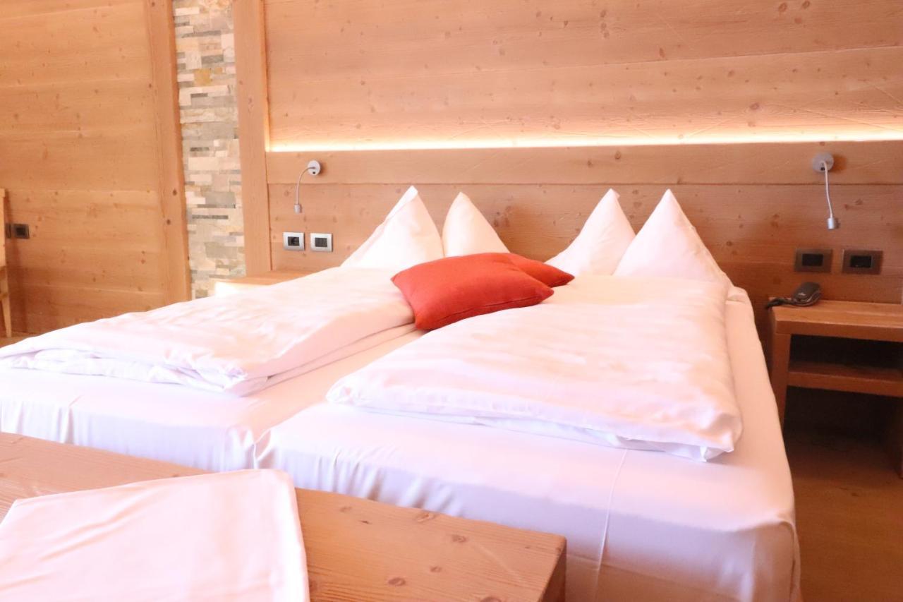 Alpen Garten Hotel Margherita Rumo ภายนอก รูปภาพ