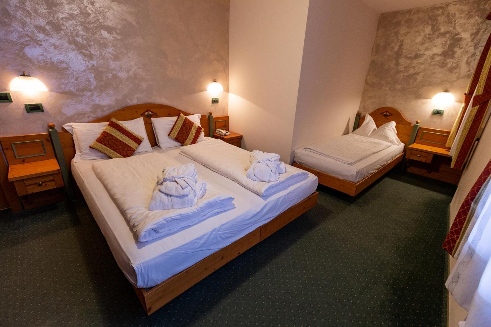 Alpen Garten Hotel Margherita Rumo ภายนอก รูปภาพ