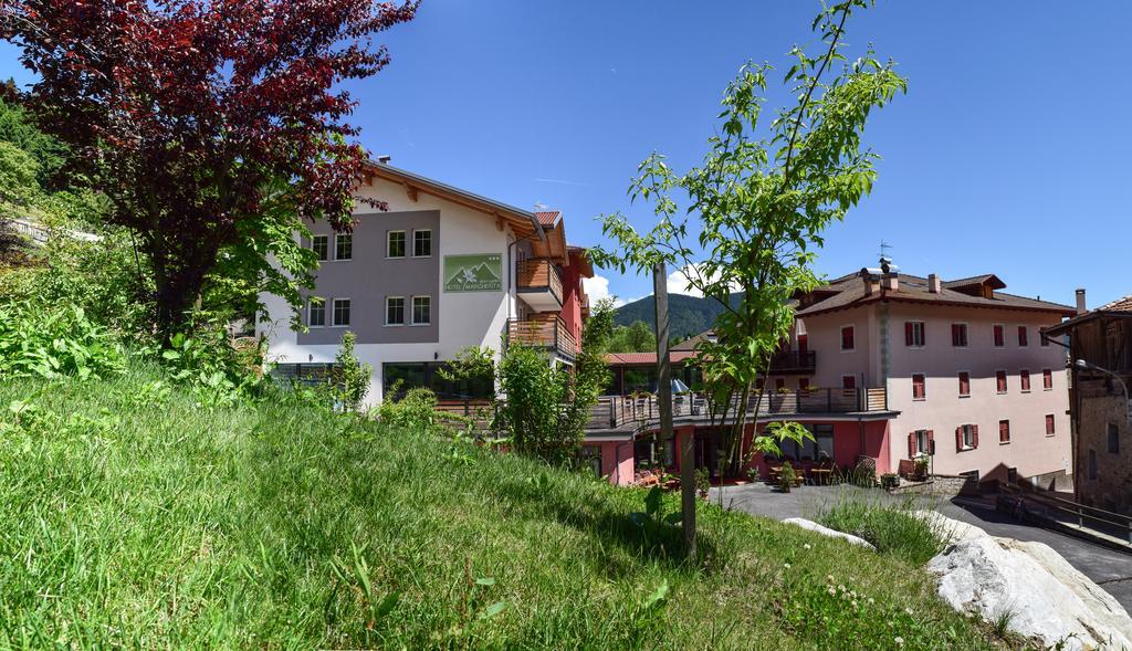 Alpen Garten Hotel Margherita Rumo ภายนอก รูปภาพ
