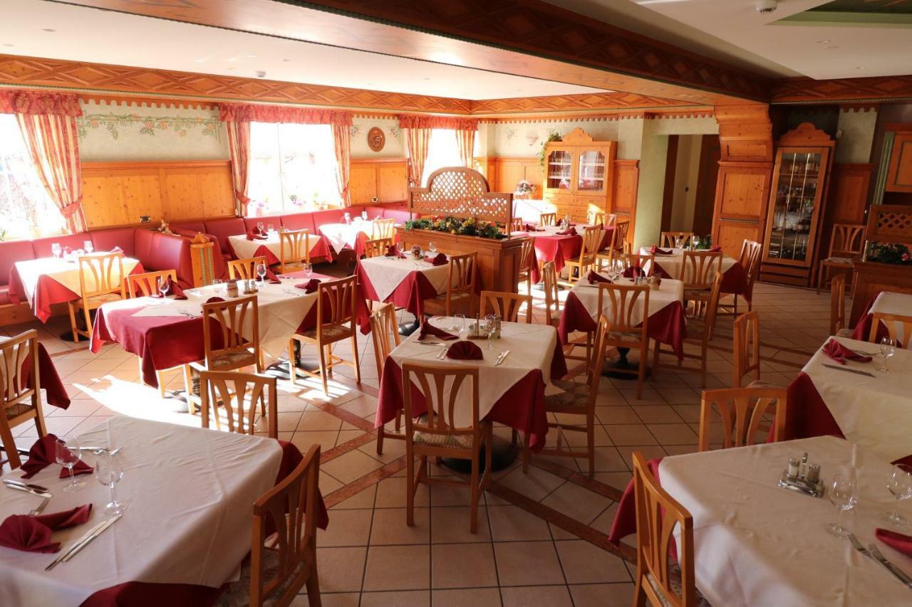 Alpen Garten Hotel Margherita Rumo ภายนอก รูปภาพ